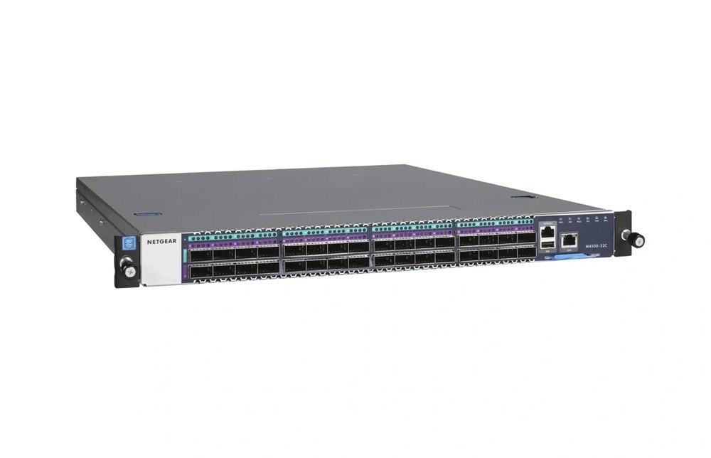 NETGEAR M4500 1U 100G switch